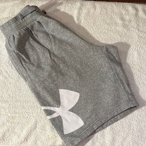 EUC Under Armour Rival Fleece Loose Fit Gray Shorts with Logo